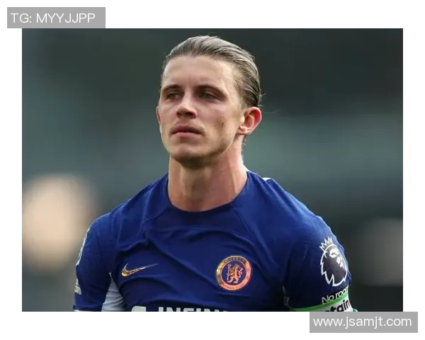 康纳与足球明星畅谈梦想与挑战的精彩对话